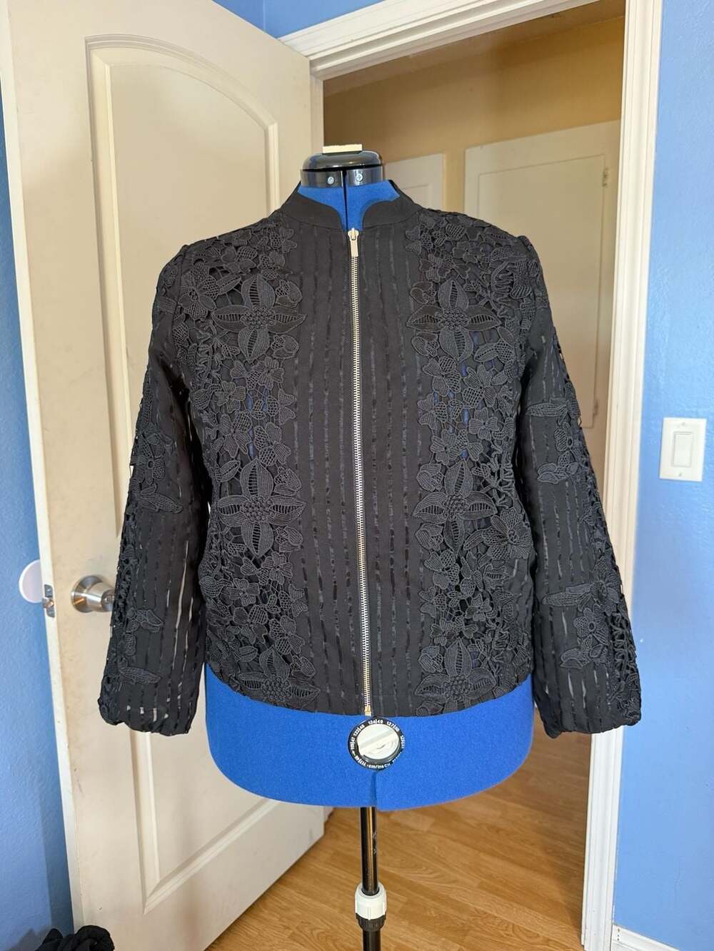 Chico’s Womens Size 2 XL Black Lace Floral Bomber Jacket Zip Front Sheer Strip